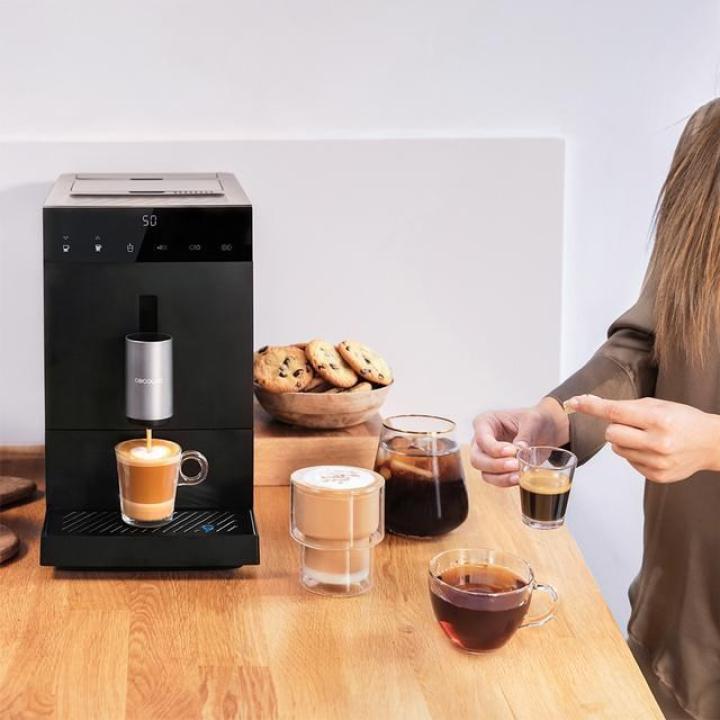 Cecotec Cremmaet Compact Macchina per caffè espresso completamente automatica da 1,1 L