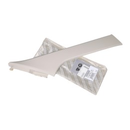 Interior trim for the driver’s cab 735599560