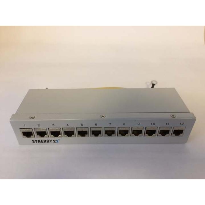 Patch Panel 12xTP, CAT6A, incl.Keystone, Slim-line mit Kabelklemme, Aufputz Metall, Lichtgrau, Synergy 21,