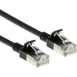 Cavo patch nero da 10 metri LSZH U/FTP CAT6A per data center, modello slimline, anti-impigliamento, con connettori RJ45