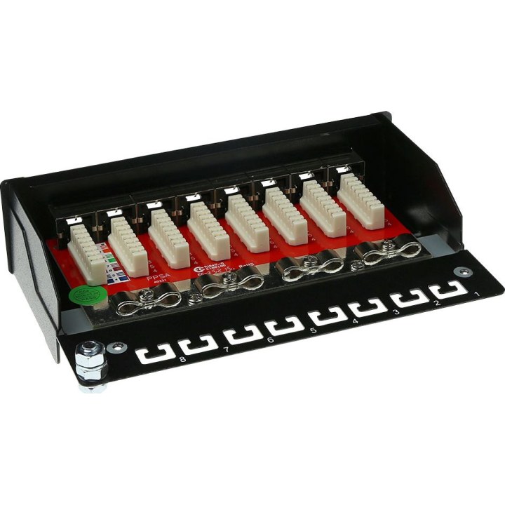 Surface-mounted, shielded 8-port CAT6A box