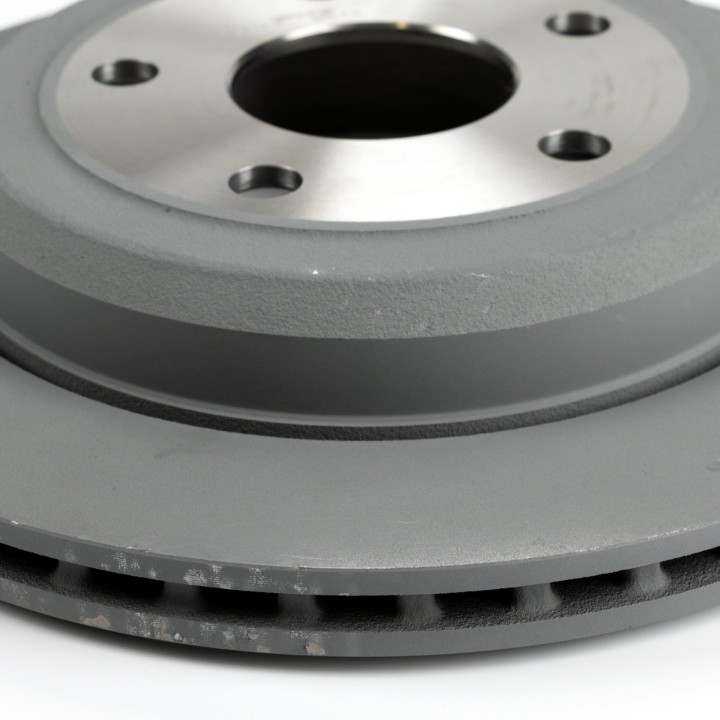 Disco de travão traseiro original ventilado (18 polegadas) K68035022AE
