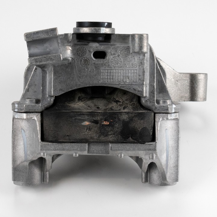 Engine mounts 50547669