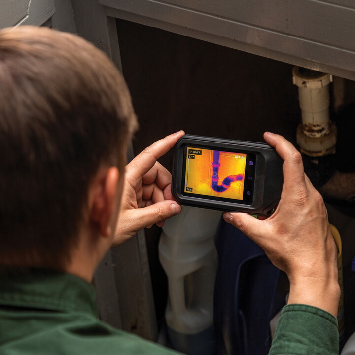FLIR C3-X thermal camera Black 1800 mAh Vanadium Oxide Uncooled Focal Plane Arrays Built-in screen 128 x 96 Pixels LCD 64
