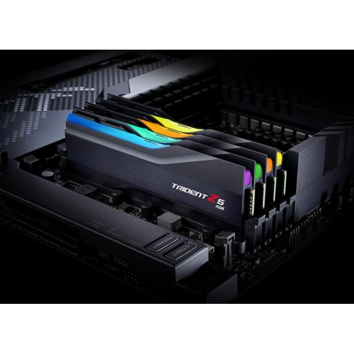 G.Skill Trident Z5 RGB DIMM Kit 32GB in nero (2x16GB, DDR5-5600, CL40-40-40-76, on-die ECC)