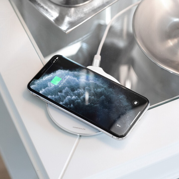 Aura - Le chargeur sans fil (câble USB-C vers USB-A inclus) - Verre acrylique argenté