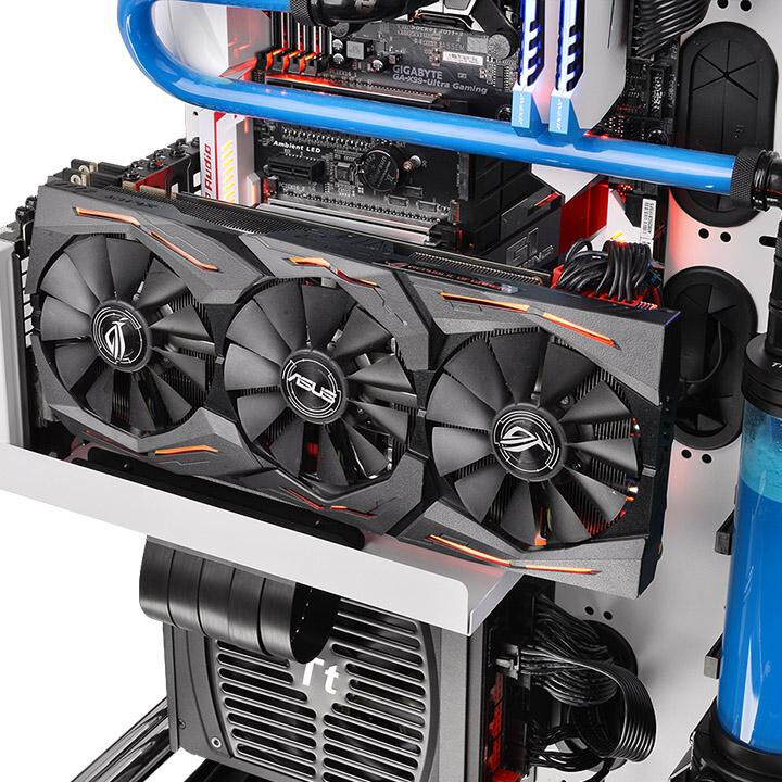 Thermaltake AC-045-CN1OTN-C1 Internal PCIe Interface Card and Adapter