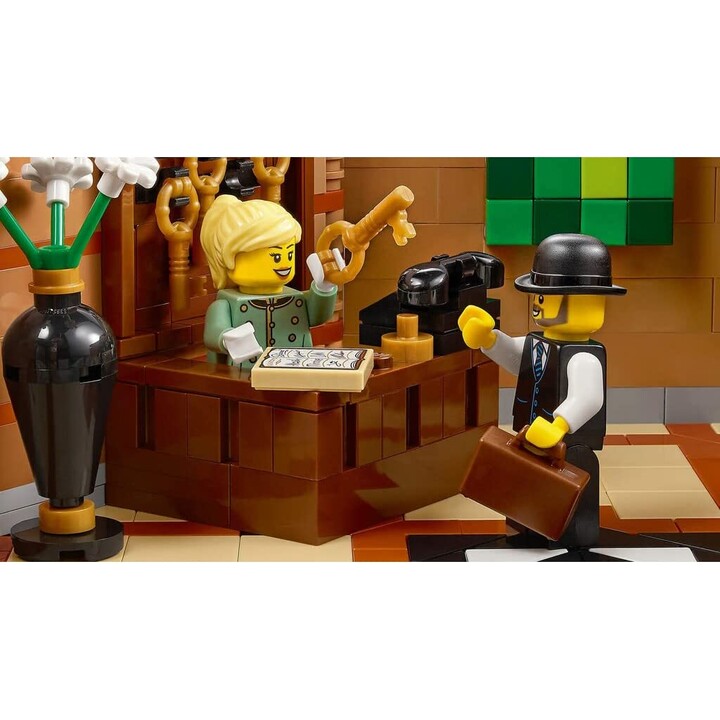 LEGO Creator Expert Boutique Hôtel 10297