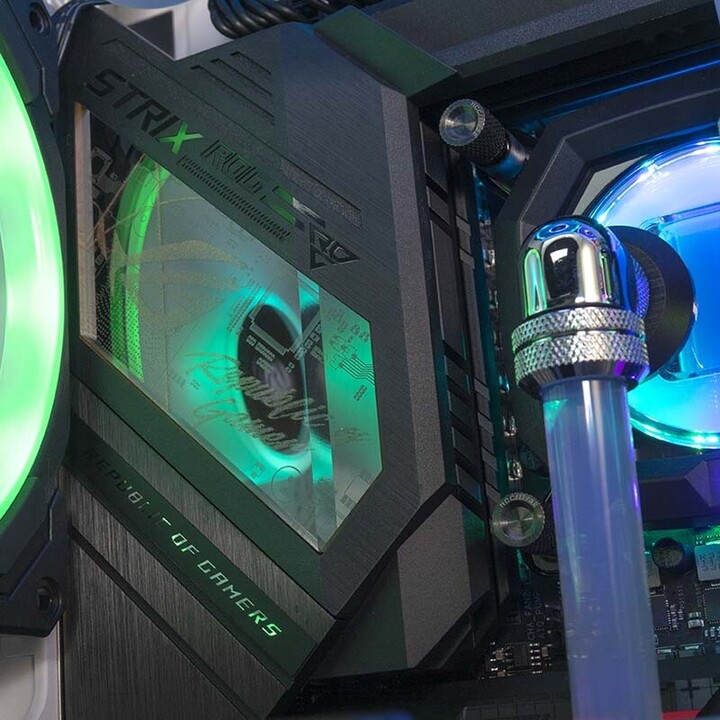 COOLPC iCue Corsair Hydro X i9 12900K / GeForce RTX 3080 Ti 12 GB / 64GB DDR5 4800 MHz / NVMe 2 TB