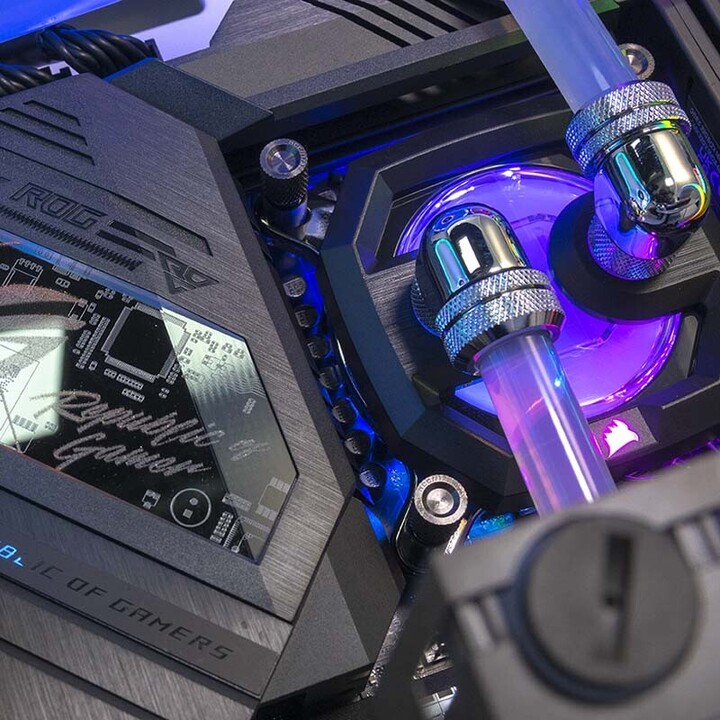 COOLPC iCue Corsair Hydro X i9 12900K / GeForce RTX 3080 Ti 12 GB / 64GB DDR5 4800 MHz / NVMe 2 TB