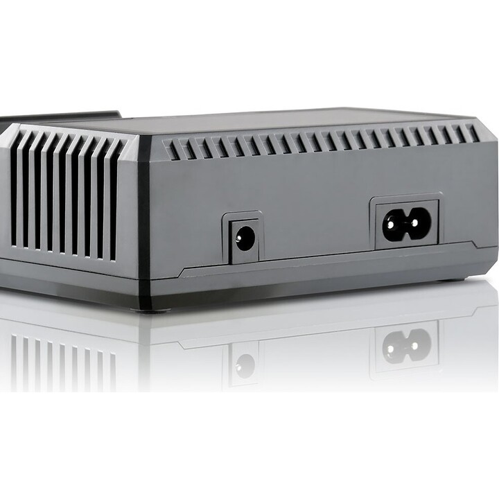 everActive UC-4200 Li-ion and Ni-MH rechargeable battery charger