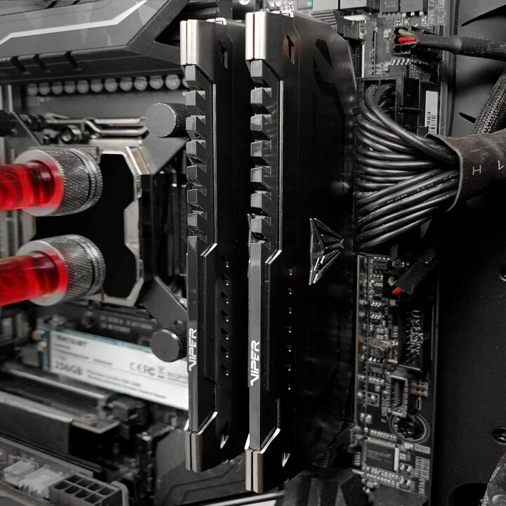 Patriot Memory Viper Steel PVS432G320C6 modulo di memoria 32GB 1 x 32GB DDR4 3200 MHz