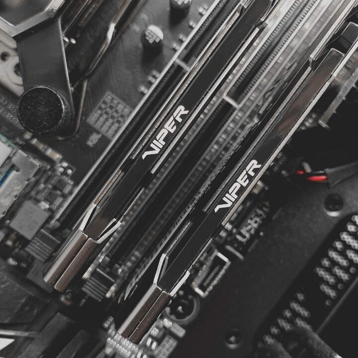 Patriot Memory Viper Steel PVS432G320C6 modulo di memoria 32GB 1 x 32GB DDR4 3200 MHz