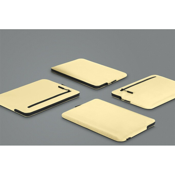 Capa compacta com Flight Nylon com etiqueta Zip Incase para MacBook Pro (13" 2022-2012) e MacBook Air (13" 2022-2018) 