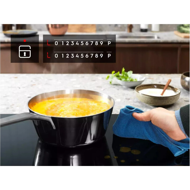 Placa vitrocerâmica Electrolux Domino 29cm 2900w preta