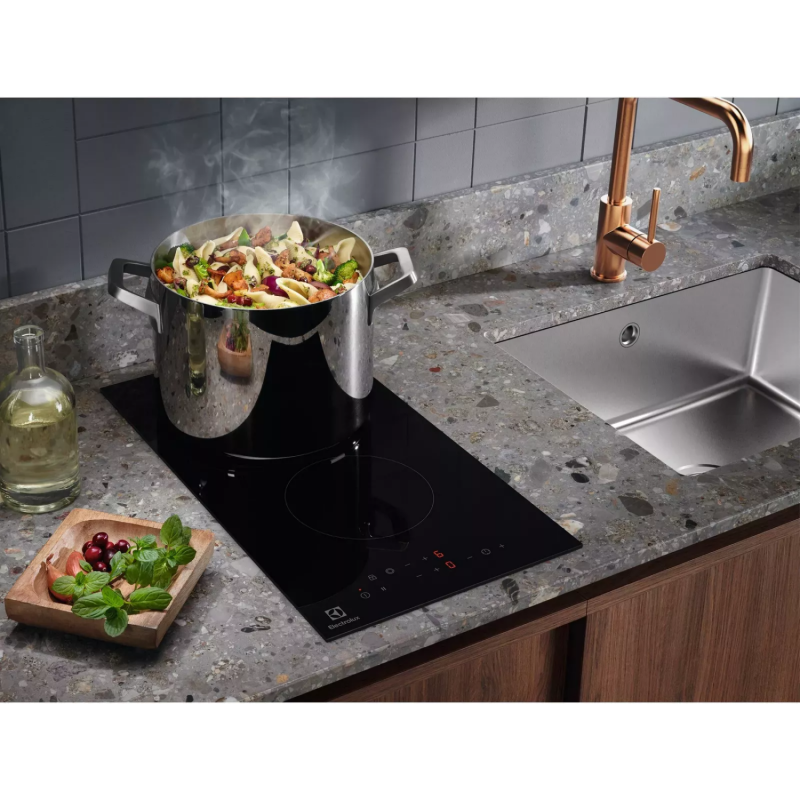 Electrolux Domino ceramic hob 29cm 2900w black