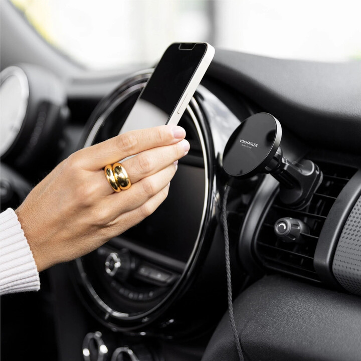 Aura Car - Black (Magsafe Sticker incl.)