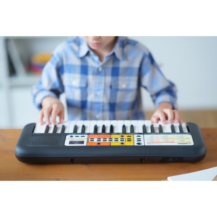Sintetizador Yamaha PSS-F30 Sintetizador digital 37 Preto