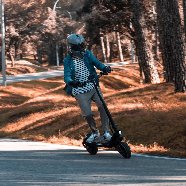 SmartGyro CrossOver Dual Max Electric Scooter / 1000W Motor / 10 Wheels / 25km/h / Autonomy 60km / Black