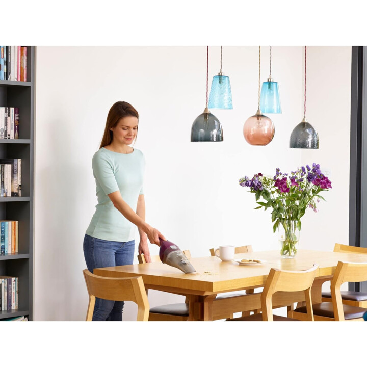 Black&Decker NVC115W-QW Aspirateur à main sans fil violet